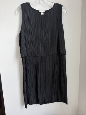 H&M Black Sleeveless Pleated Mini Dress